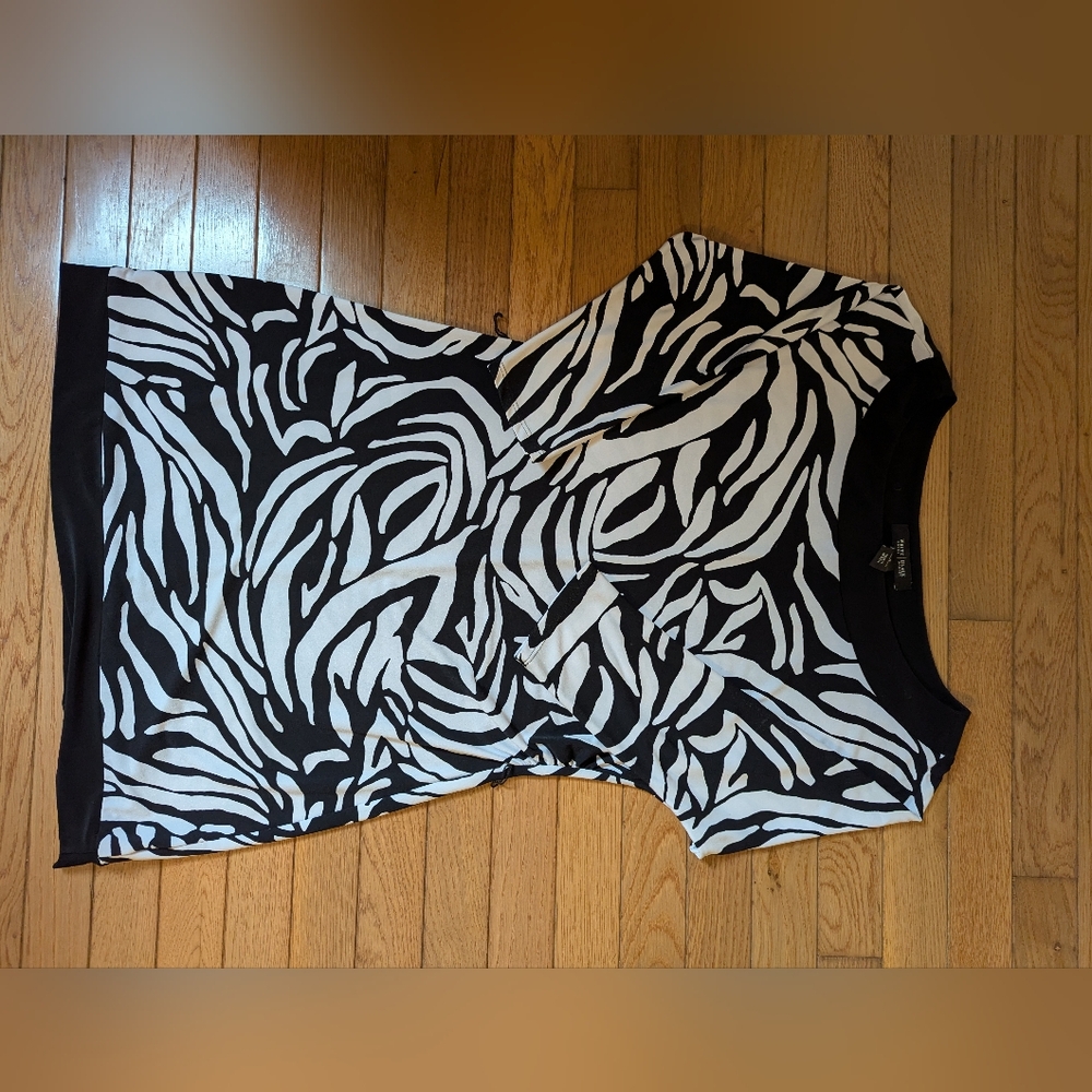 White House Black Market Y2K zebra print dress with 3/4 sleeves, 2000s